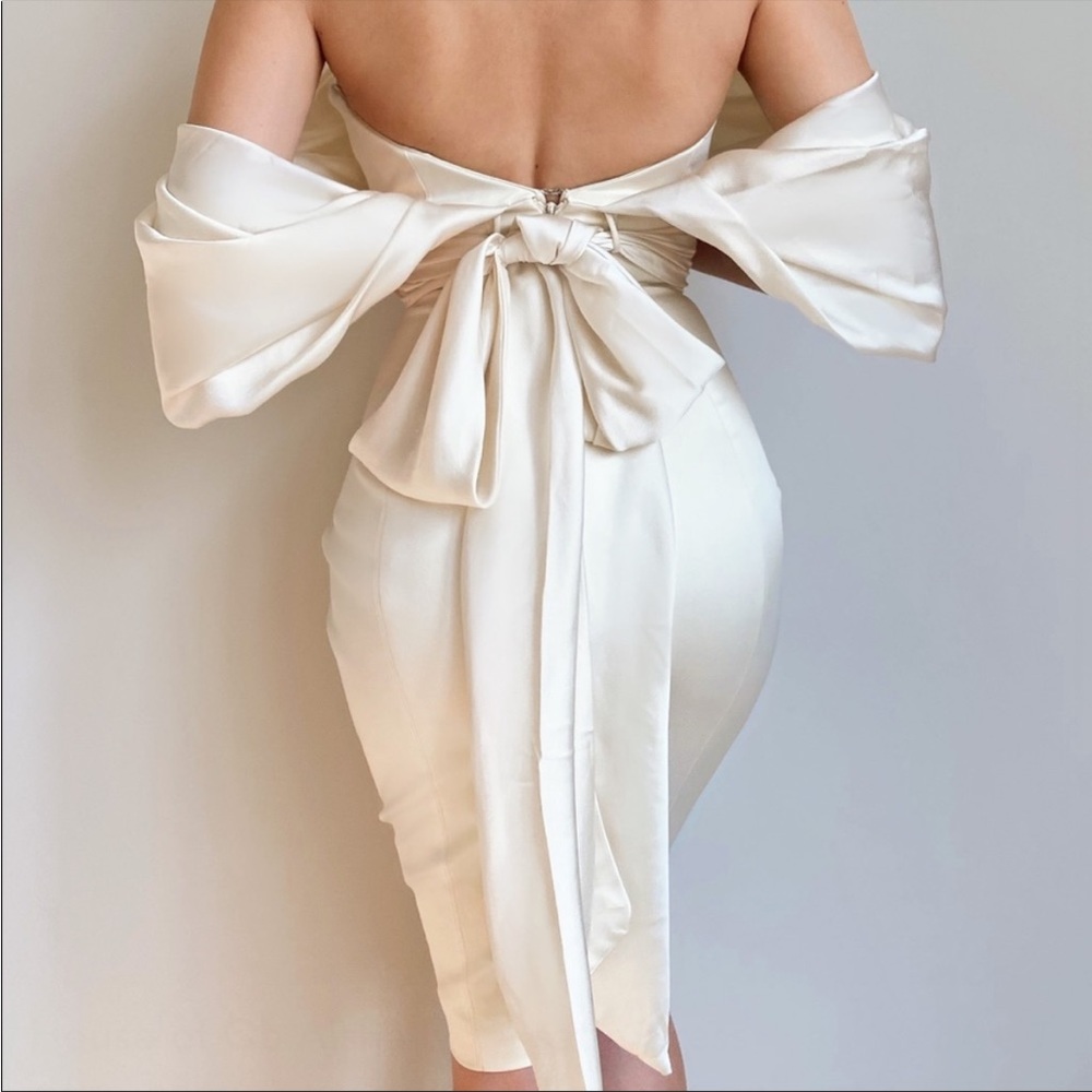 HOUSE OF CB 'Aisha' Ivory Satin Strapless Dress NWOT - Picture 4 of 13